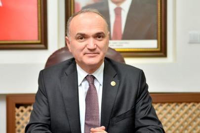 Faruk Özlü'den reklam veren valilere eleştiri