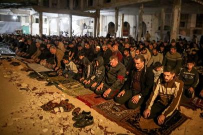 Gazze'de ateşkes sonrası ilk teravih namazı kılındı