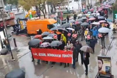 İzmir'de bir grup vatandaştan "laiklik" yürüyüşü