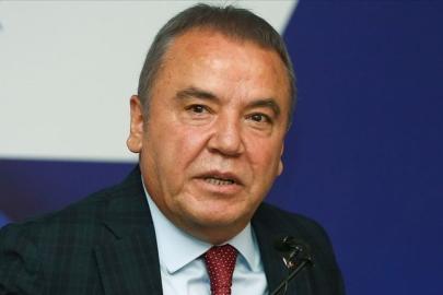 Muhittin Böcek'in sevgilisinin çaycılıktan memurluğa uzanan süreci