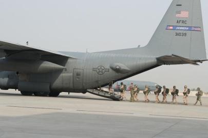 Orta Doğu'ya yığınak yapan ABD ordusu, eş zamanlı olarak Katar'daki üslerini tahliye etti