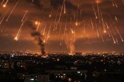 İran, İsrail ve ABD üslerine saldırılarını sürdürüyor: 500'ün üzerinde füze ateşlendi