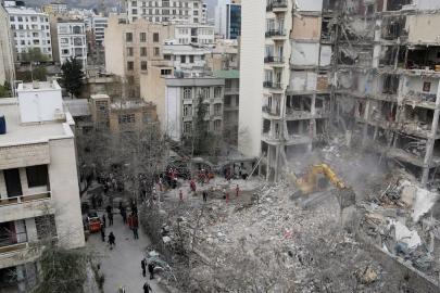 İsrail, Tahran'da komuta merkezleri ve silah üretim tesislerini vurduğunu ileri sürdü