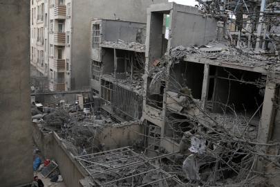 Tahran'ın Cevadiye ve Beryanek bölgelerindeki yıkım görüntülendi