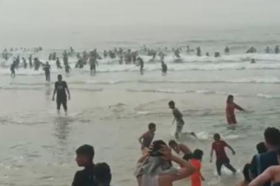 Gazze’de sıcak ve savaş arasında: Sahiller 'nefes alma alanı'na dönüştü