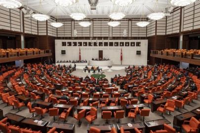 Sosyal medya ve doğum iznine yönelik düzenlemeler Meclis'te