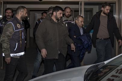 Tutuklanan eski Tunceli Valisi Tuncay Sonel, kelepçeyi gizlemeye çalıştı